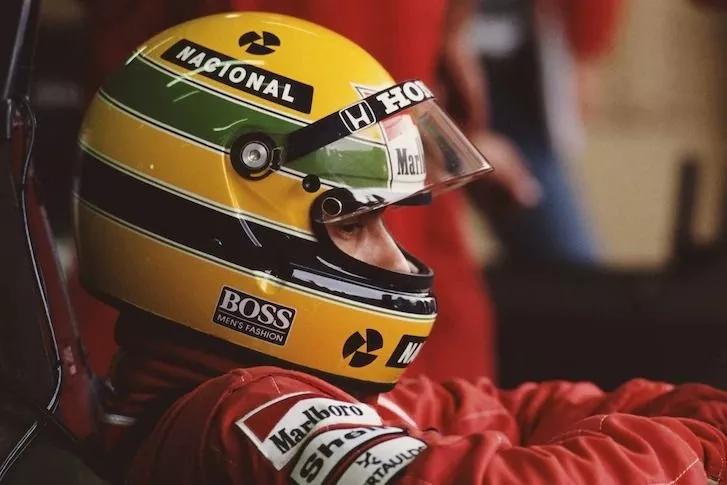 Ayrton Senna’nın yarış kaskı yarım milyon sterline satıldı