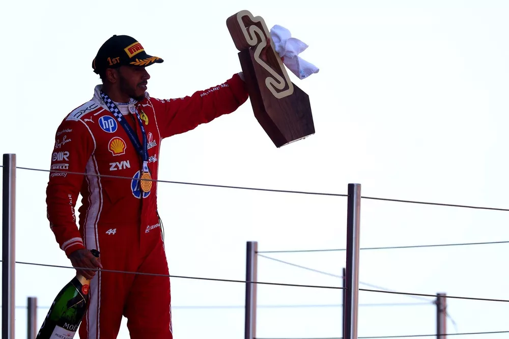Hamilton: "Zafer heyecanına kapılmamak için kendimle savaştım"